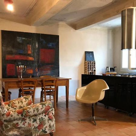 Casa Luminosa Con Giardino In Centro Storico Apartment เรจโจเอมิเลีย ภายนอก รูปภาพ